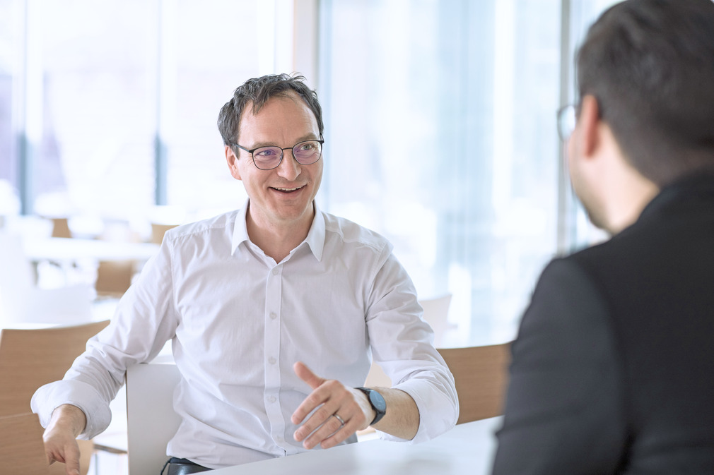 Dr. Maik Fiedler explains the role of End of Arm Tooling as the key to flexible and efficient automation.