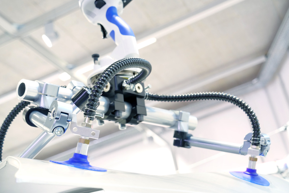 即使是歪歪扭扭的：工具搬运系统 SXT 可为人工搬运创建单独的抓具。