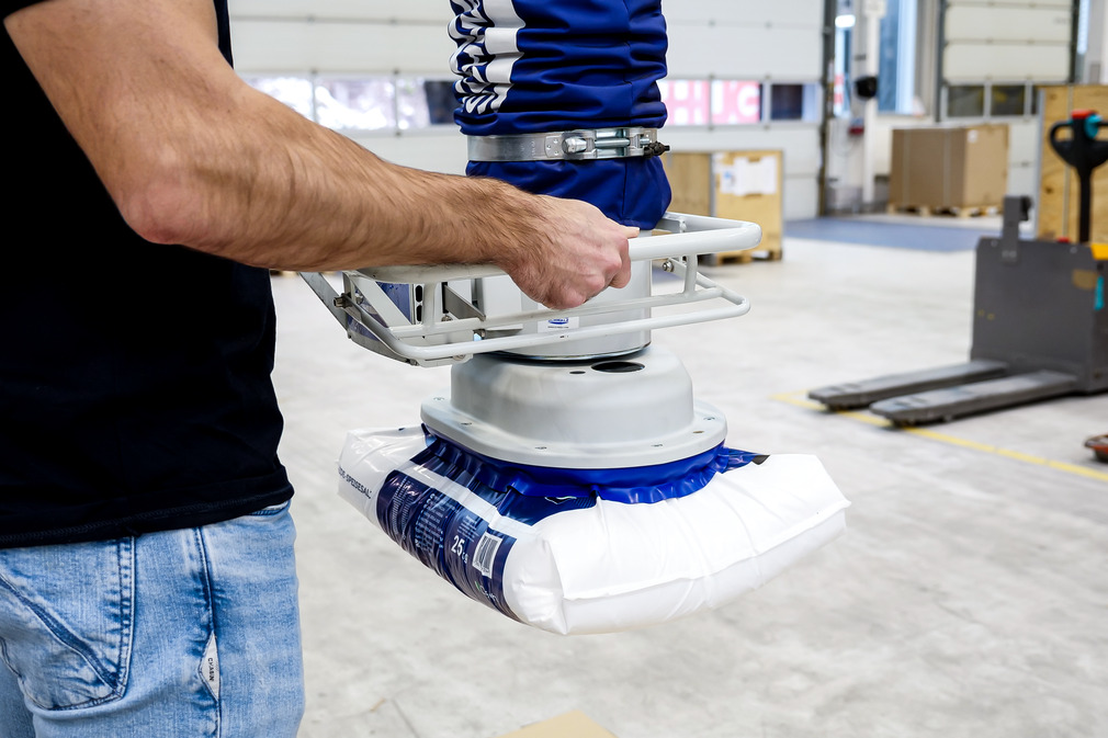 Sack gripper