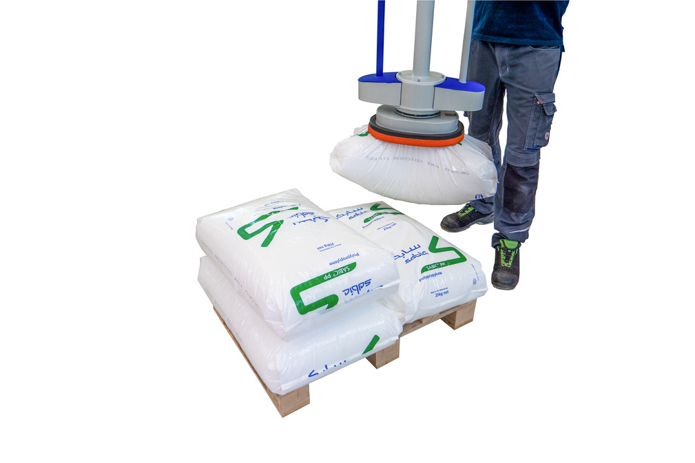 Sack gripper for a wide range of sacks