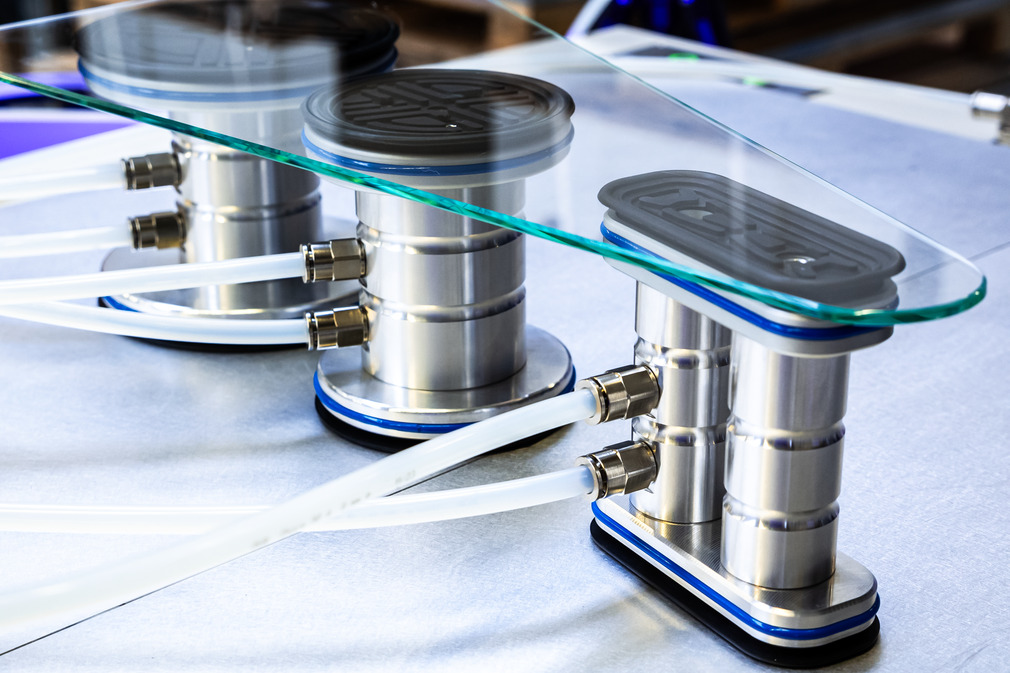 The VCBL-GL vacuum block is ideal for clamping glass.