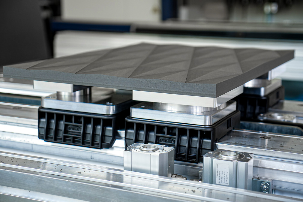 The VCBL-S6-HD vacuum blocks for processing machines from SCM Morbidelli are 75 or 110 millimeters high.