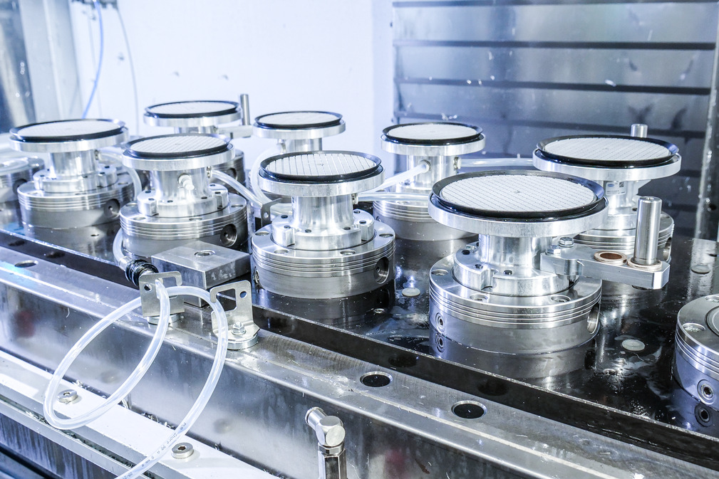 用于金属和塑料工艺的装夹设备